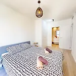 Apartmán Tulipan En Urb Marina Real Iii Terraza, Varias Piscinas Y Gimnasio Cerca De La Playa Rotas *