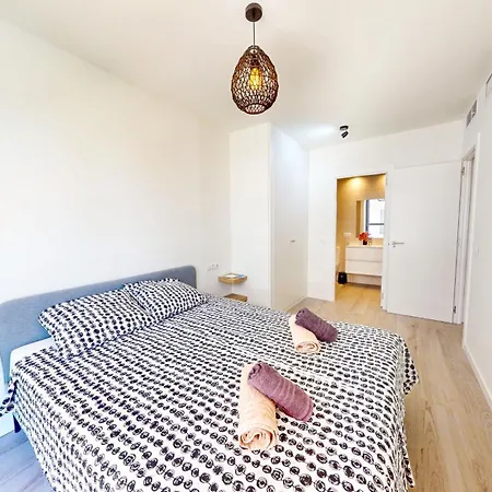 公寓 Tulipan En Urb Marina Real Iii Terraza, Varias Piscinas Y Gimnasio Cerca De La Playa Rotas *